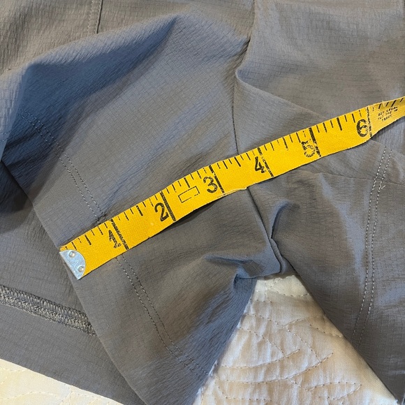 Athleta Women's Gray Shorts 6 - Picture 3 of 13